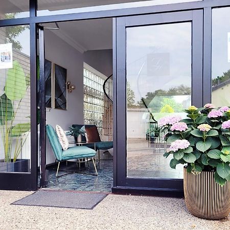 Moderne Maisonette Ferienwohnung Mit Gartenzugang, Nur 7 Gehminuten Zum Strand, Parkplatz & Fahrradunterstellplatz ชาร์บอยท์ซ ภายนอก รูปภาพ