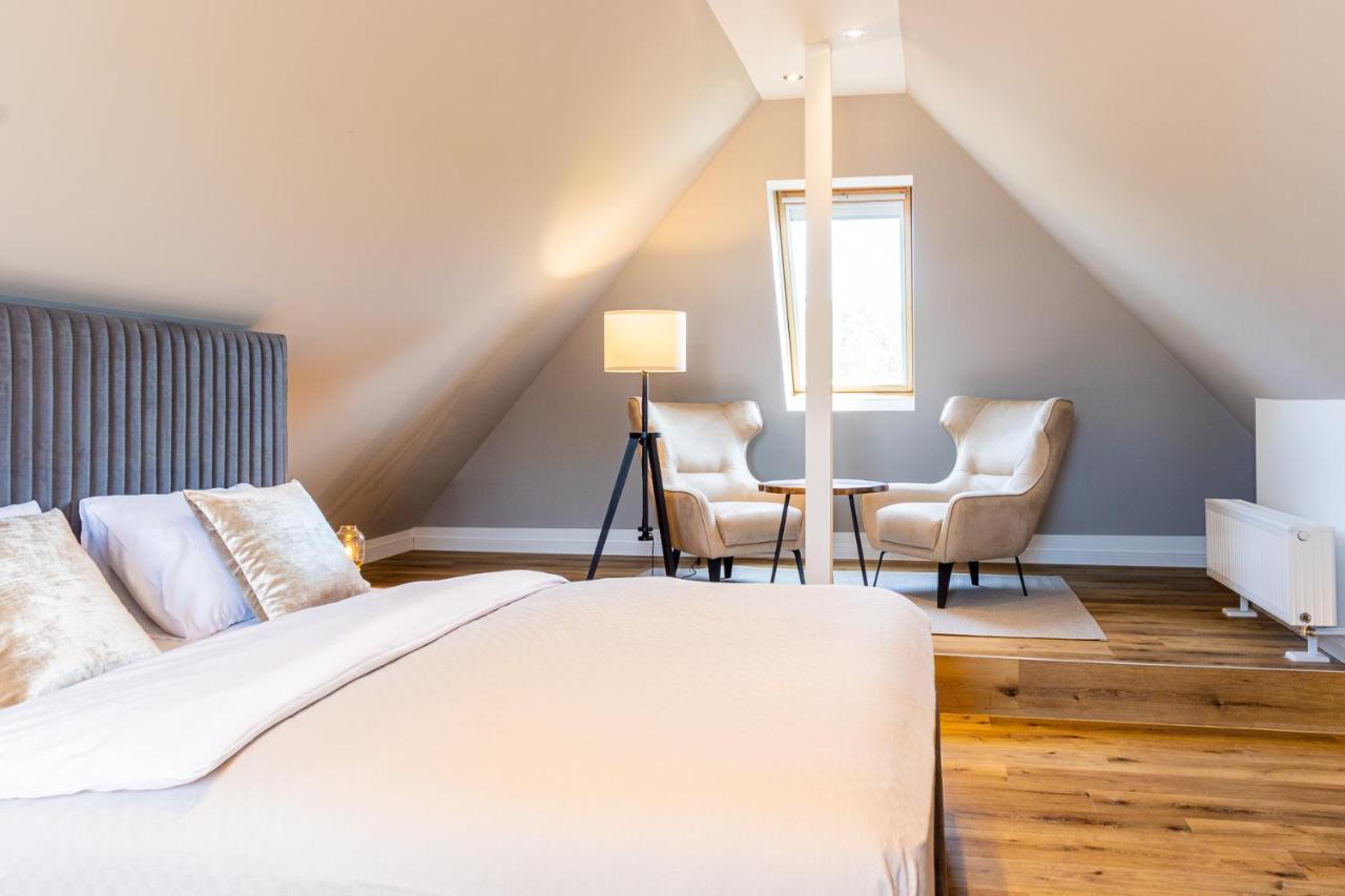 Moderne Maisonette Ferienwohnung Mit Gartenzugang, Nur 7 Gehminuten Zum Strand, Parkplatz & Fahrradunterstellplatz ชาร์บอยท์ซ ภายนอก รูปภาพ