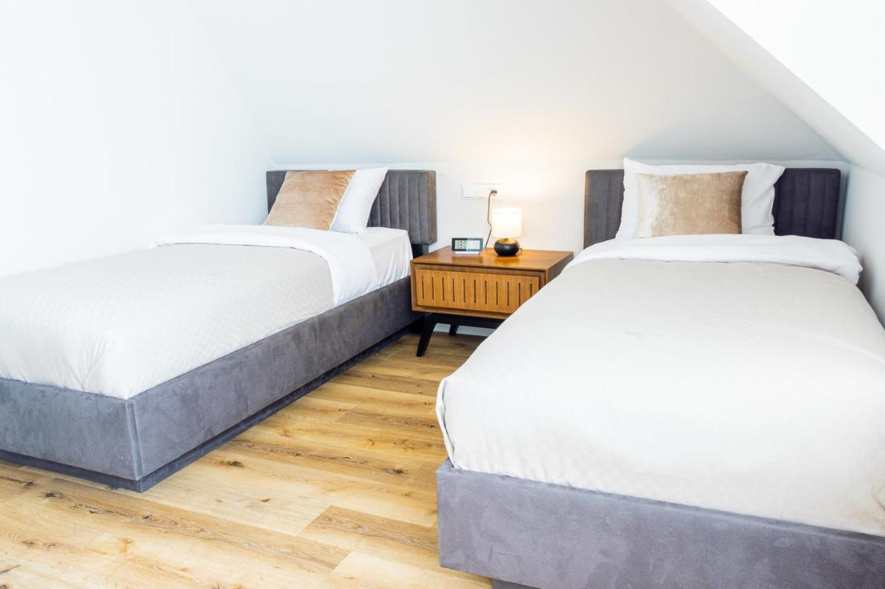Moderne Maisonette Ferienwohnung Mit Gartenzugang, Nur 7 Gehminuten Zum Strand, Parkplatz & Fahrradunterstellplatz ชาร์บอยท์ซ ภายนอก รูปภาพ
