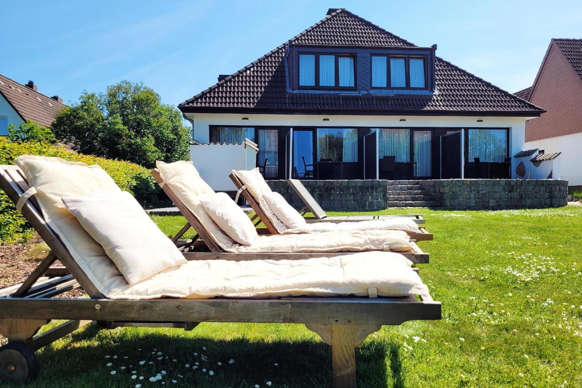 Moderne Maisonette Ferienwohnung Mit Gartenzugang, Nur 7 Gehminuten Zum Strand, Parkplatz & Fahrradunterstellplatz ชาร์บอยท์ซ ภายนอก รูปภาพ